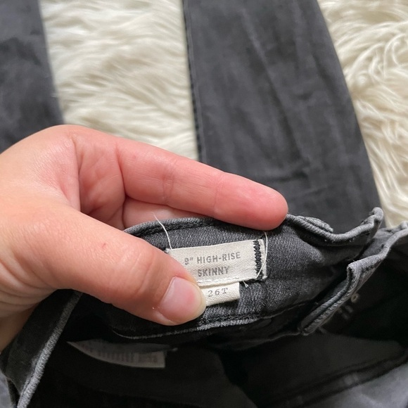 MADEWELL 9” High Rise Skinny Knee Rip Raw Hem Jeans - Picture 3 of 5